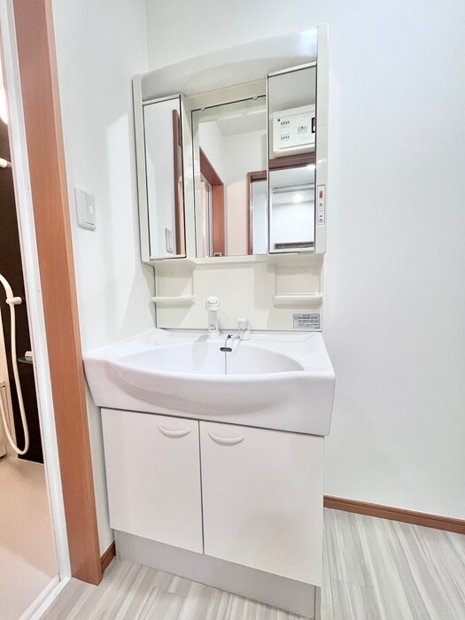 物件内観写真12　(洗面)