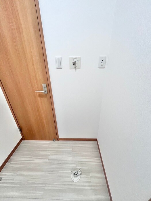 物件内観写真14　(洗濯機置場)