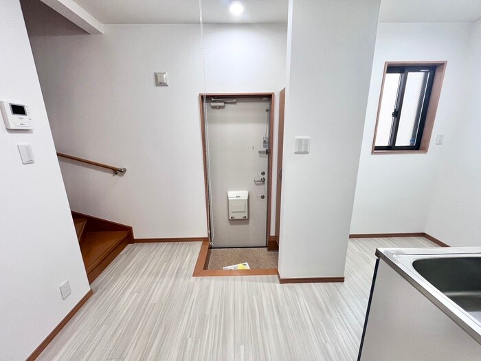 物件内観写真15　(玄関)