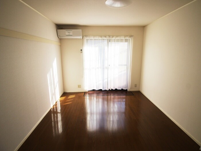 物件内観写真9　(居室)