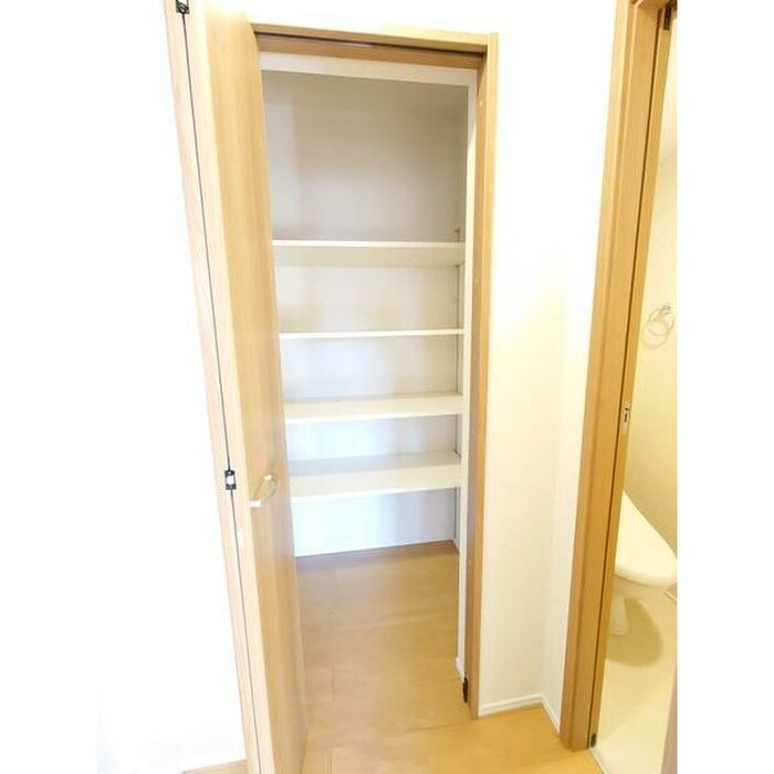 物件内観写真10　(収納)