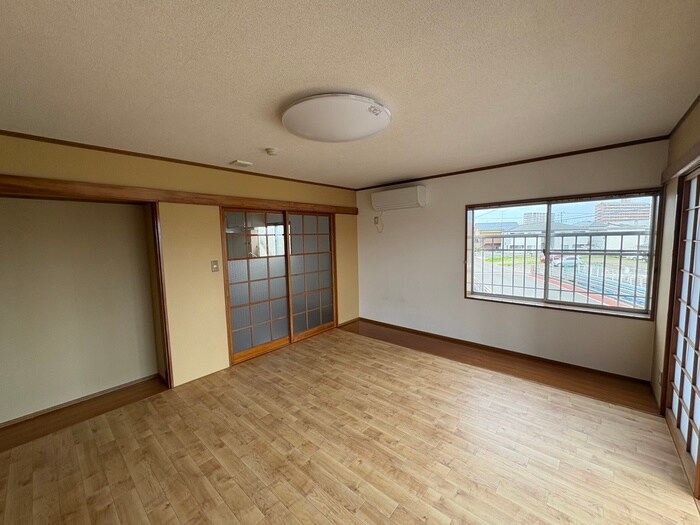 物件内観写真8　(居室)