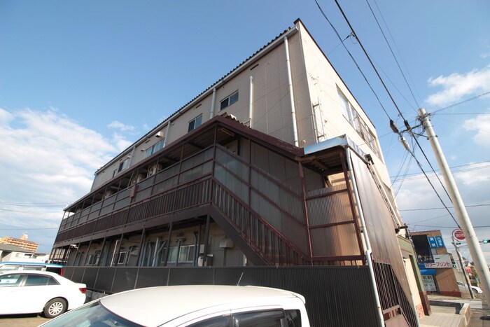 物件外観写真4　(駐車場)