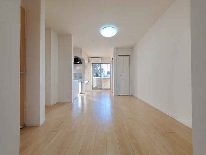 物件内観写真4　(居室)