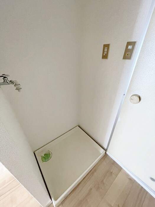 物件内観写真11　(洗濯機置場)