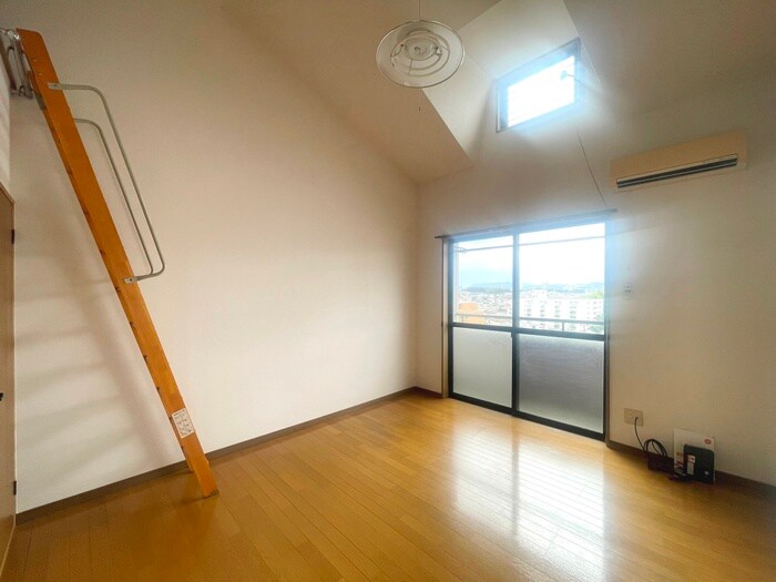 物件内観写真8　(居室)