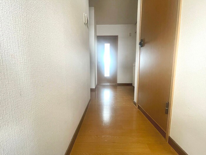 物件内観写真18　(廊下)