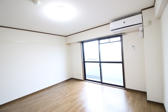 物件内観写真9　(居室)