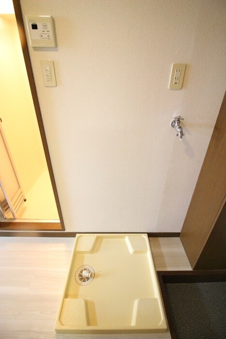 物件内観写真15　(洗濯機置場)