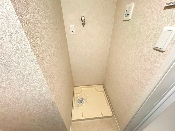 物件内観写真12　(洗濯機置場)