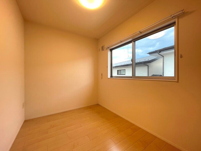 物件内観写真9　(居室)