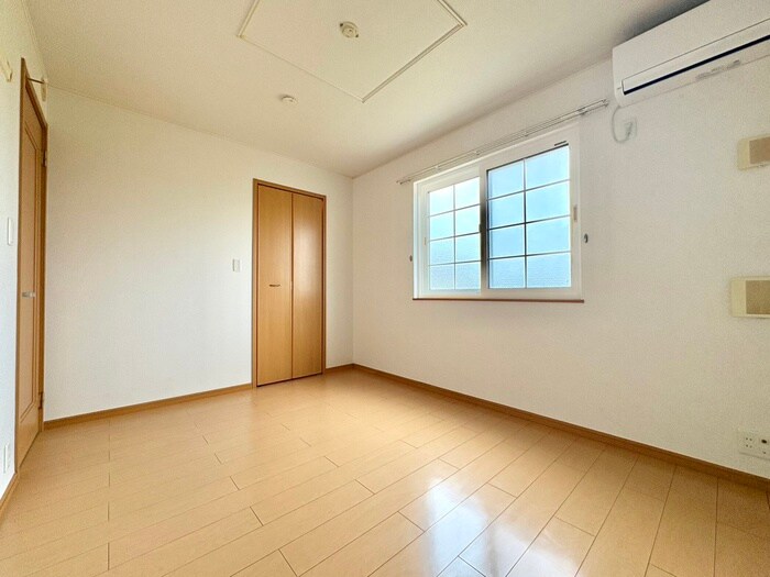 物件内観写真10　(居室)