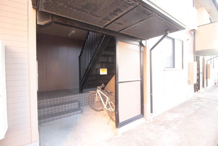 物件外観写真5　(エントランス部分)