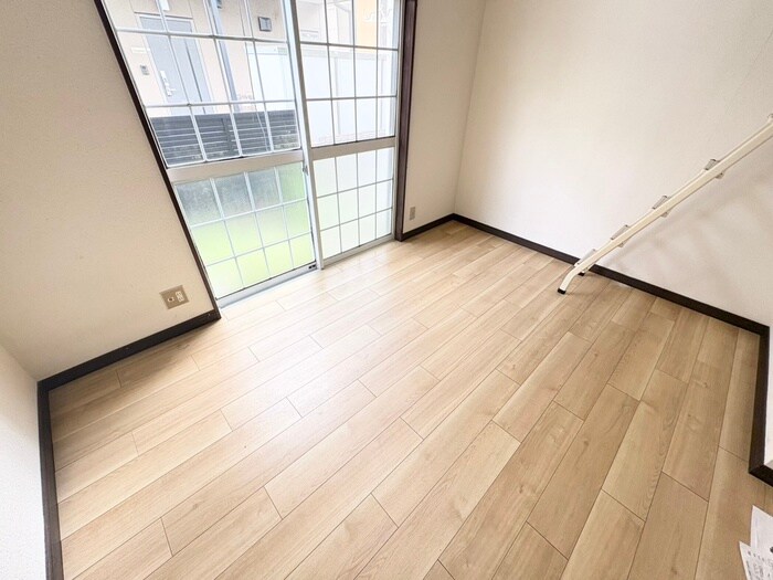 物件内観写真9　(居室)