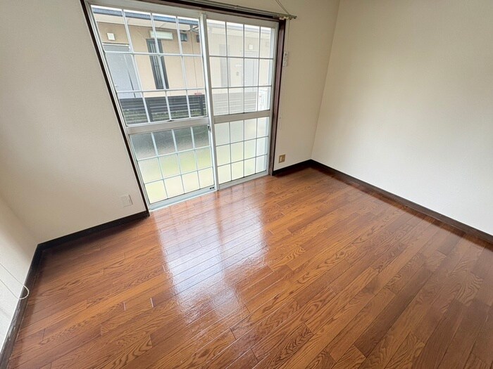 物件内観写真10　(居室)