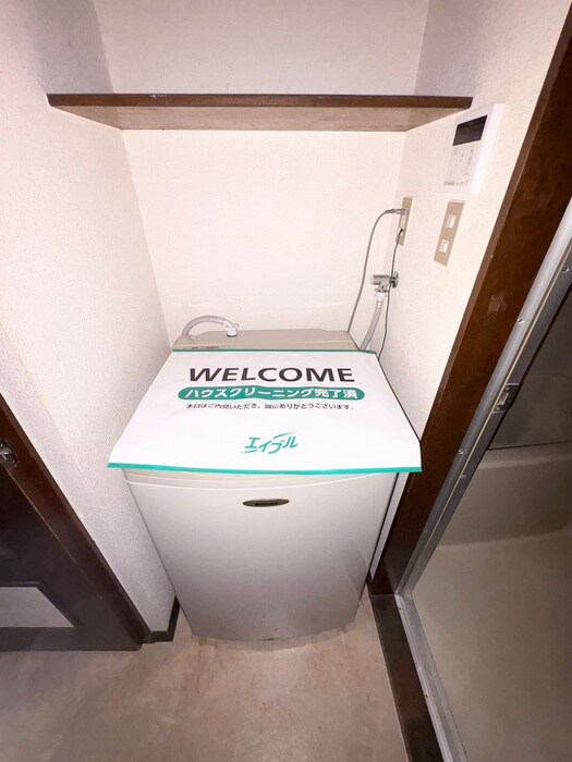 物件内観写真15　(洗濯機置場)