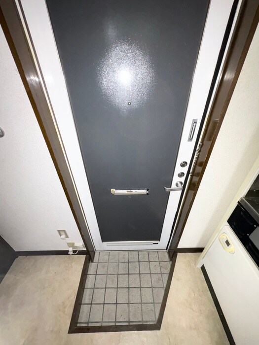 物件内観写真16　(玄関)