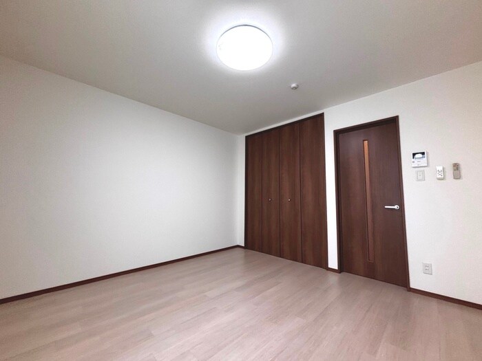 物件内観写真9　(居室)