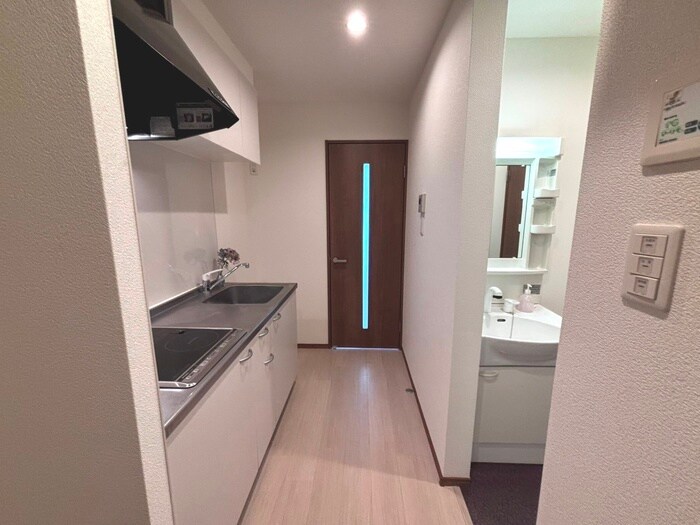 物件内観写真19　(廊下)