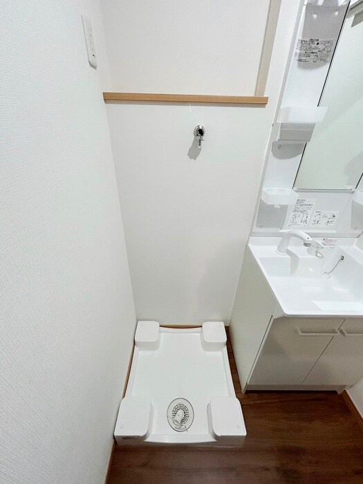 物件内観写真13　(洗濯機置場)