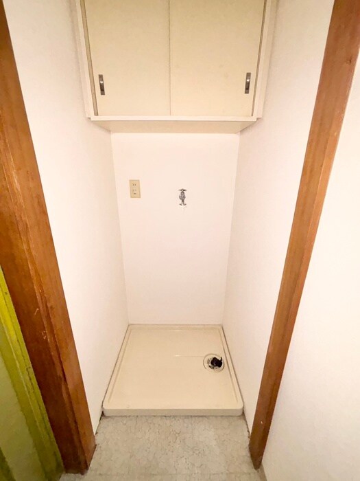 物件内観写真14　(洗濯機置場)