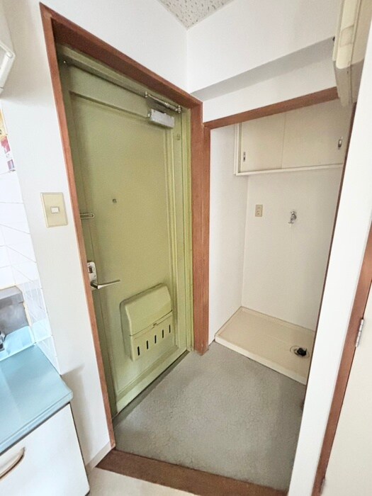 物件内観写真16　(玄関)