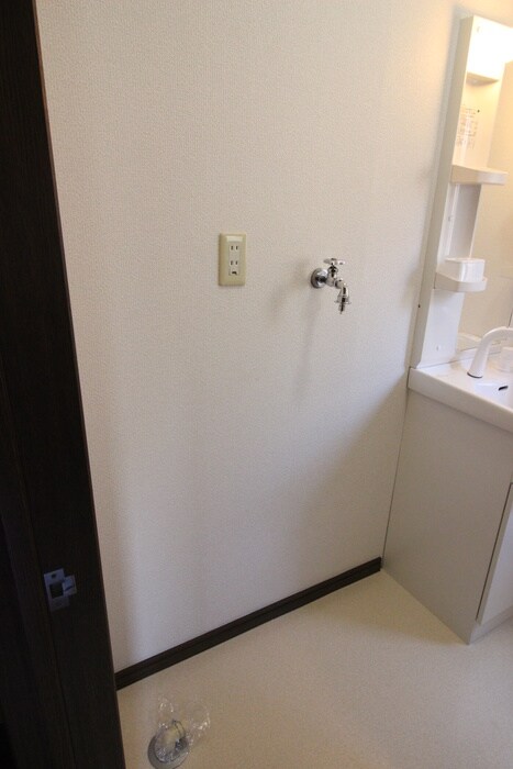 物件内観写真17　(洗濯機置場)