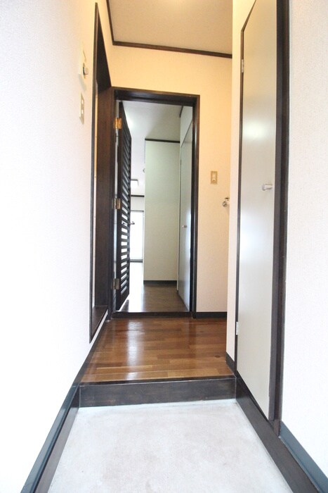 物件内観写真7　(玄関)