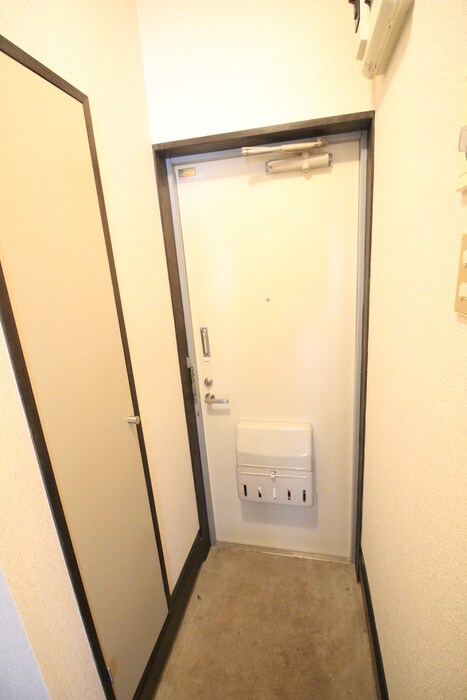 物件内観写真19　(玄関)