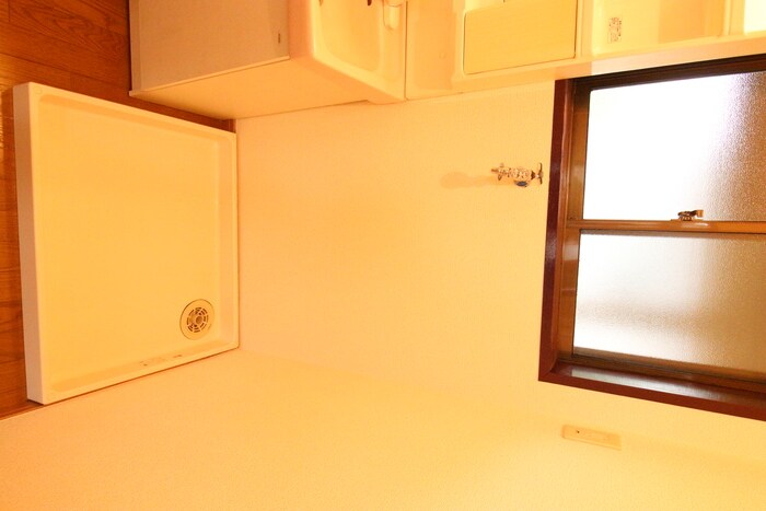 物件内観写真15　(洗濯機置場)