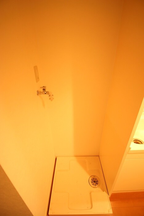 物件内観写真12　(洗濯機置場)