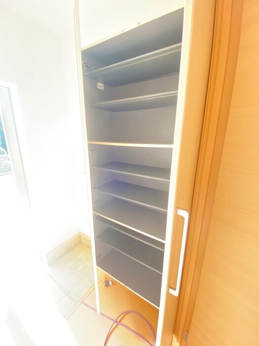 物件内観写真8　(靴箱)