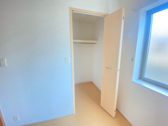 物件内観写真12　(収納)