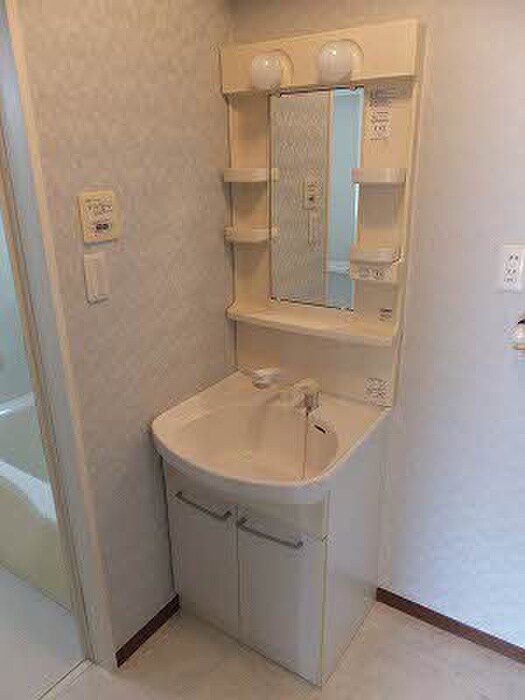 物件内観写真7　(洗面)