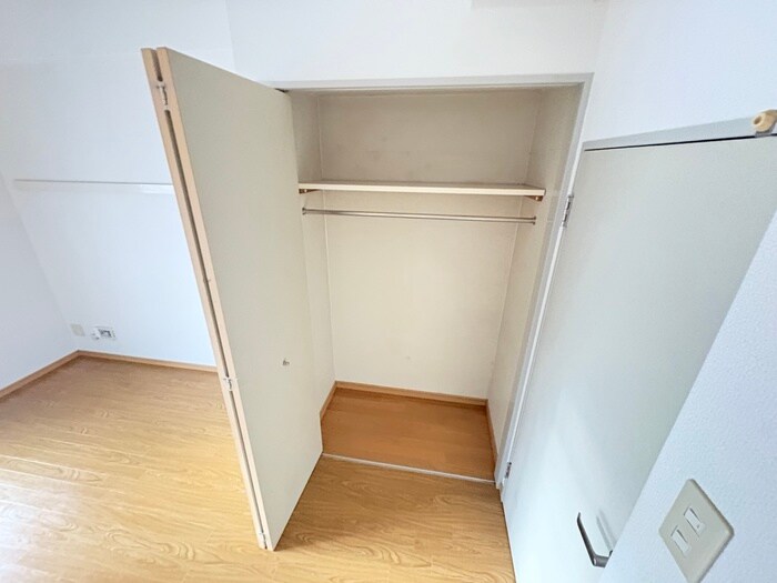 物件内観写真12　(収納)