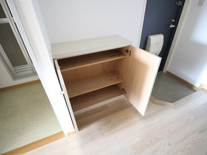 物件内観写真14　(玄関)