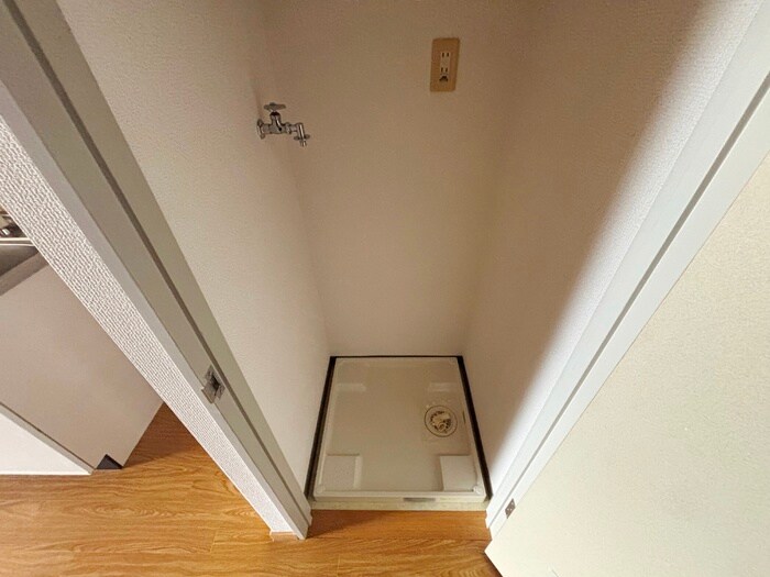 物件内観写真17　(洗濯機置場)