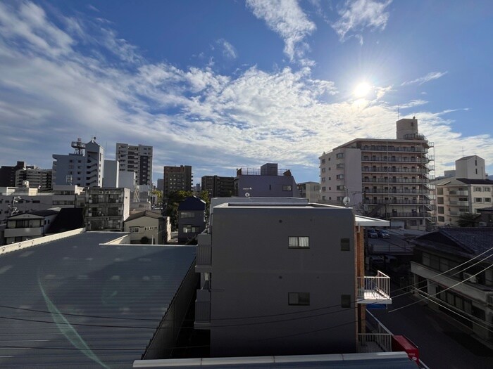 物件内観写真16　(室内からの展望)