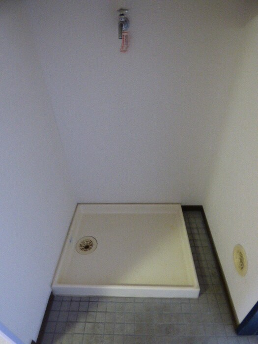 物件内観写真12　(洗濯機置場)