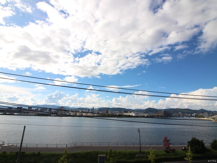 物件内観写真16　(室内からの展望)