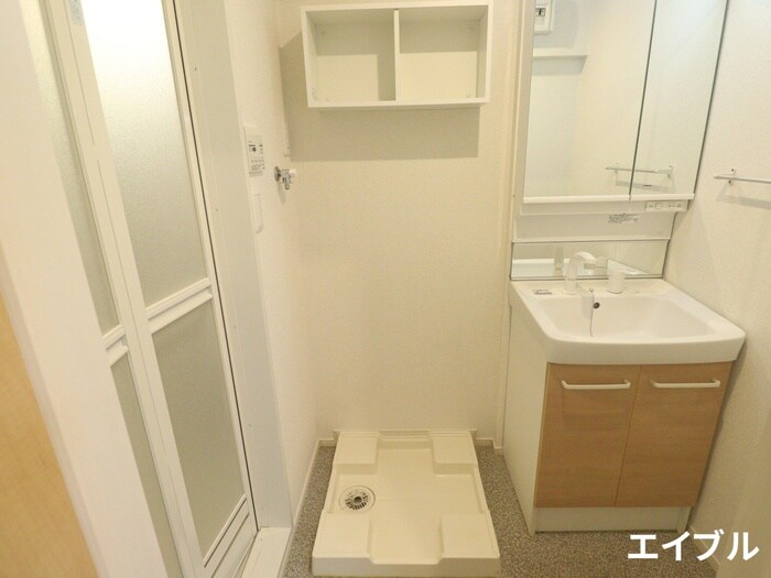 物件内観写真12　(洗濯機置場)