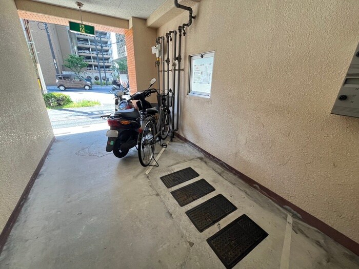 物件外観写真3　(駐輪場)