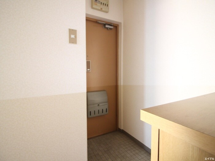 物件内観写真17　(玄関)