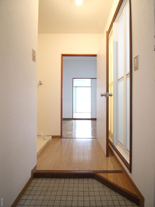 物件内観写真20　(廊下)