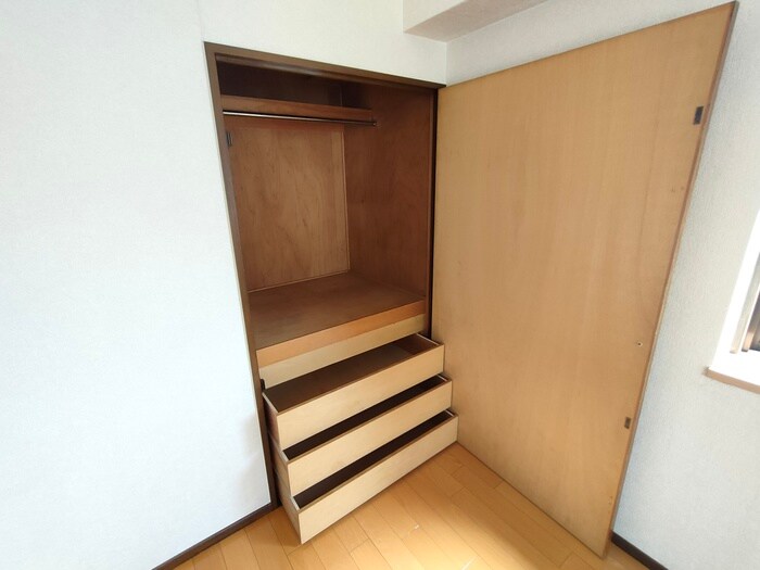 物件内観写真13　(収納)