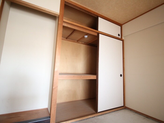 物件内観写真12　(収納)