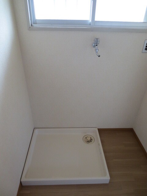 物件内観写真14　(洗濯機置場)