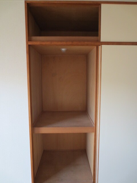 物件内観写真16　(収納)