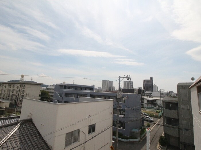 物件内観写真16　(室内からの展望)