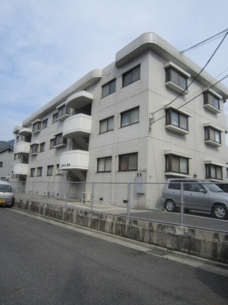 カルチェ堀田外観写真